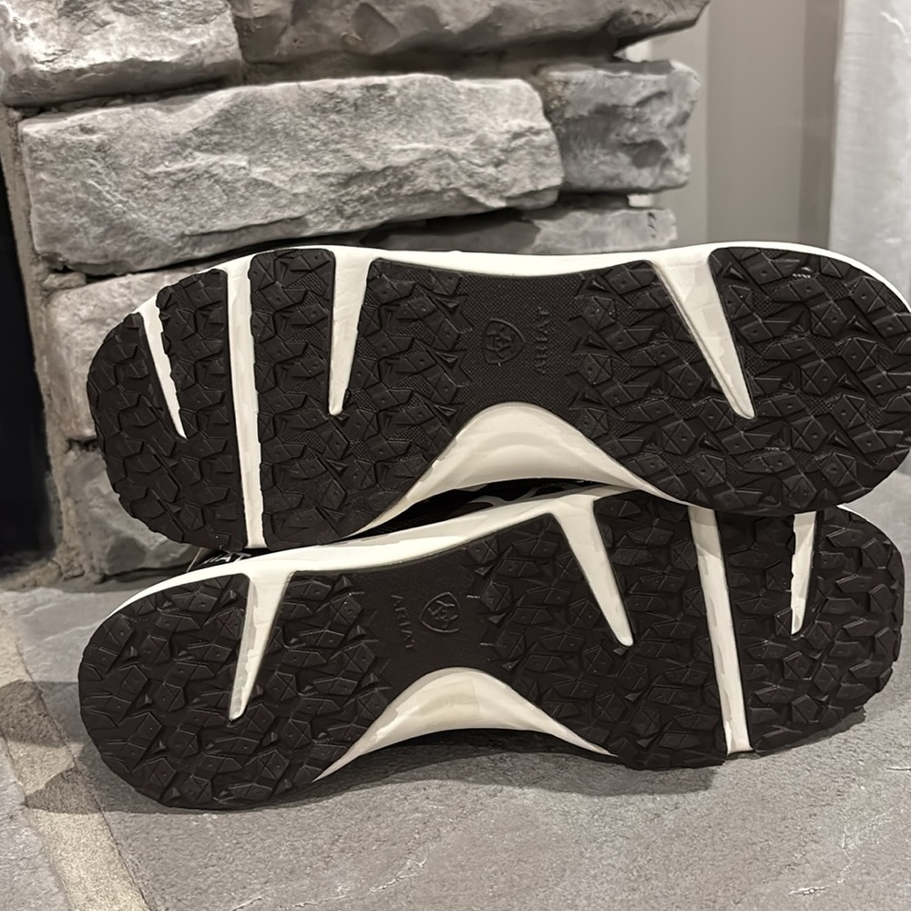 Ariat Fuse Cow Print Lightweight EVA midsole mesh & synthetic upper, rubber sole - Picture 7 of 9